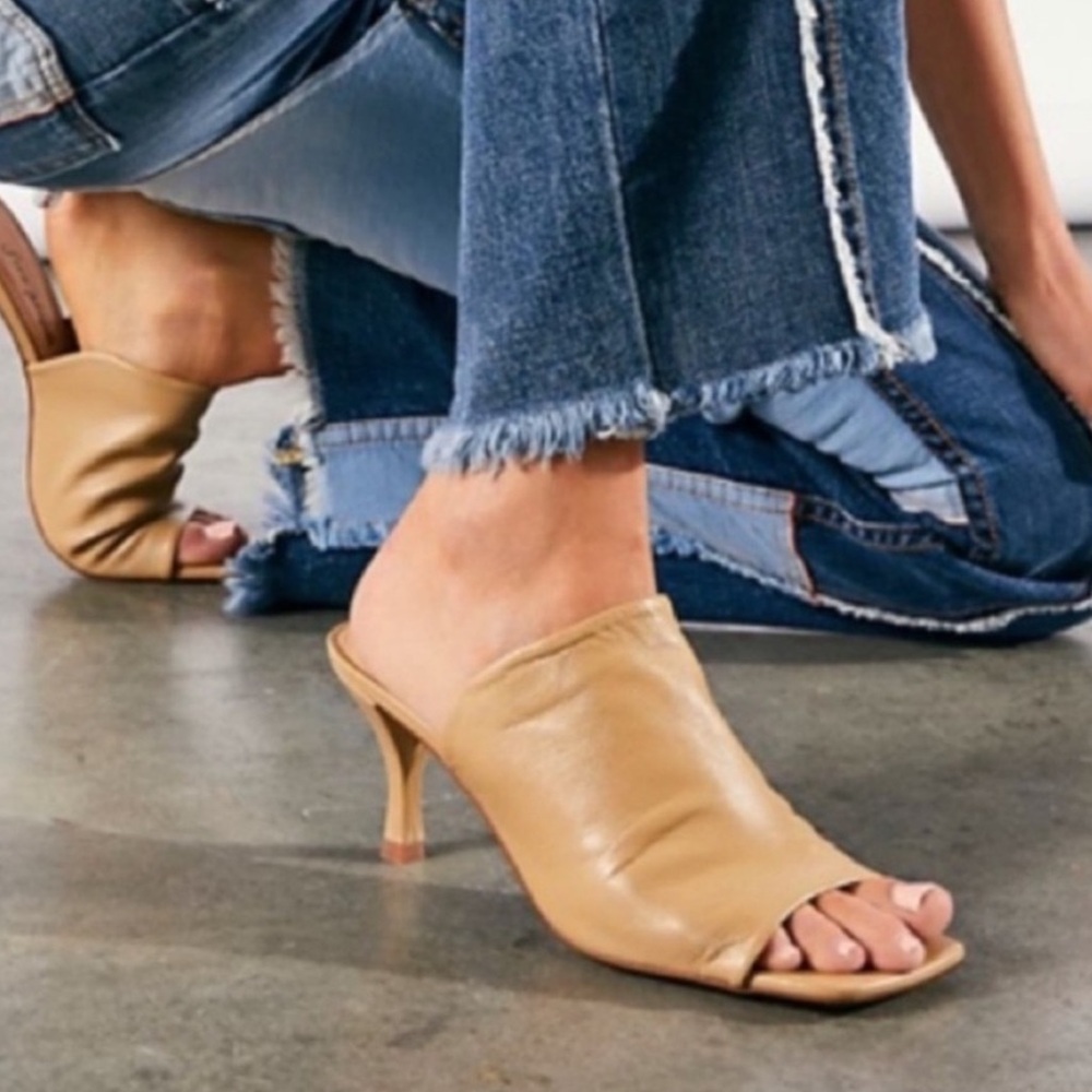 Free People Cara Square Toe Leather Heels in Camel Tan Sz 9